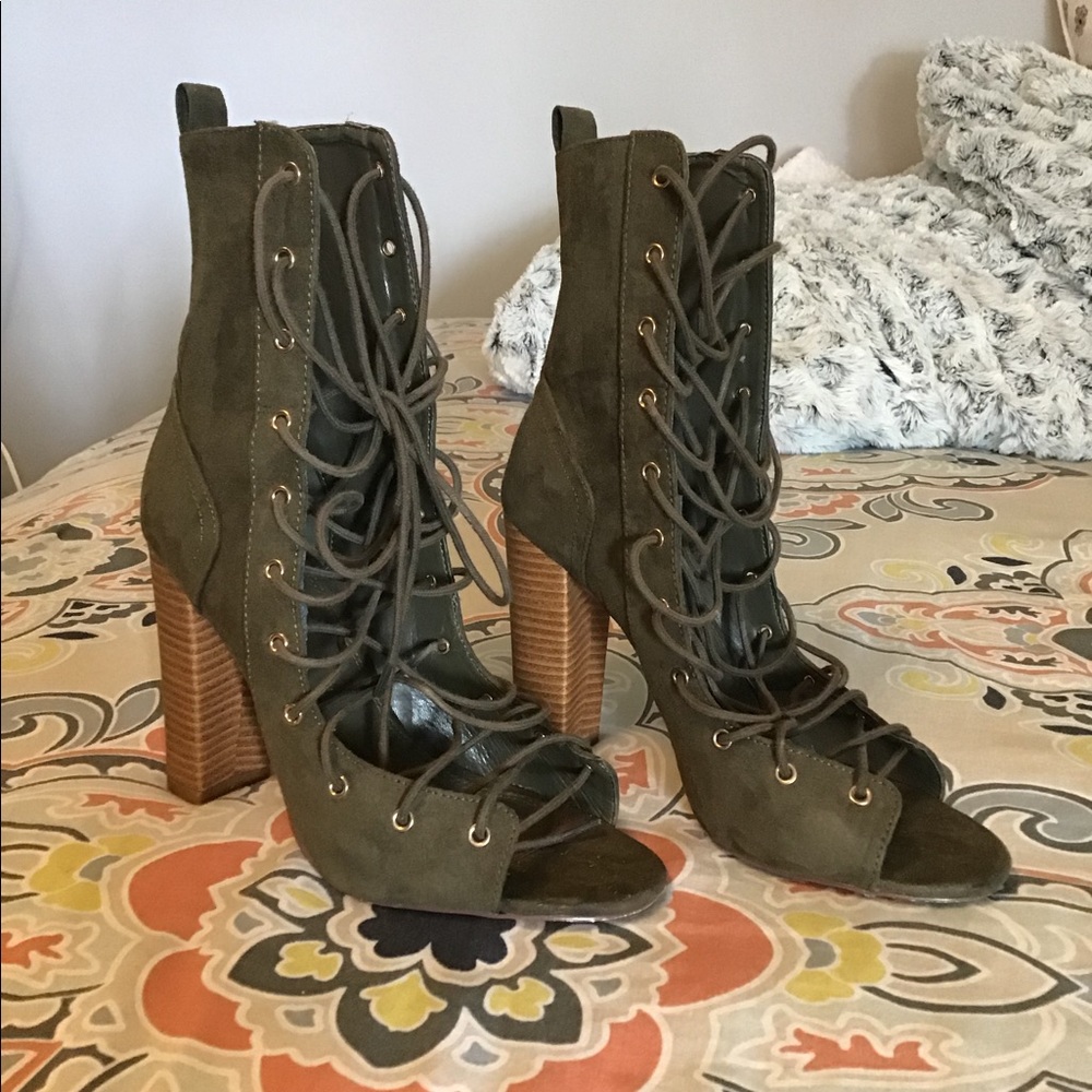 Lace up booties!